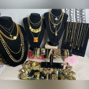 Gold Tone chunky & danty jewerly Lot#614
